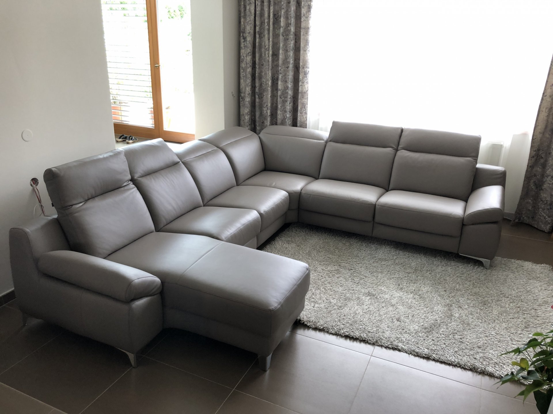 Sedačka Levana – luxusní kožené provedení, které zaujme na první pohled