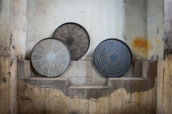 20378-white-slice-wooden-tray-20379-black-slice-wooden-tray-20449-midnight-beads-wooden-tray