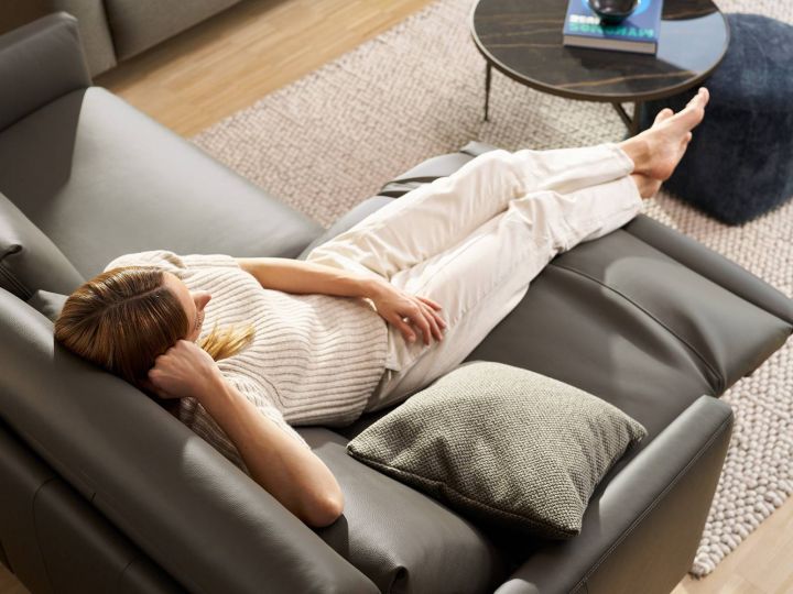 rom1961_cosmo_sofa_leder_grau_relax