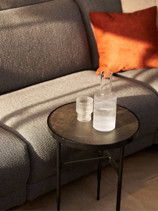 rom1961_sereno_ecksofa_stoff_grau_tisch_gio